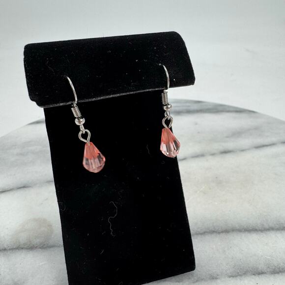 Handmade pink beaded earrings - Picture 1 of 2